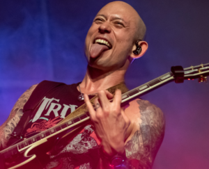 TRIVIUM SURGE DAS CINZAS COM FAIXA EXPLOSIVA E PROMETE UMA NOVA ERA DO METAL