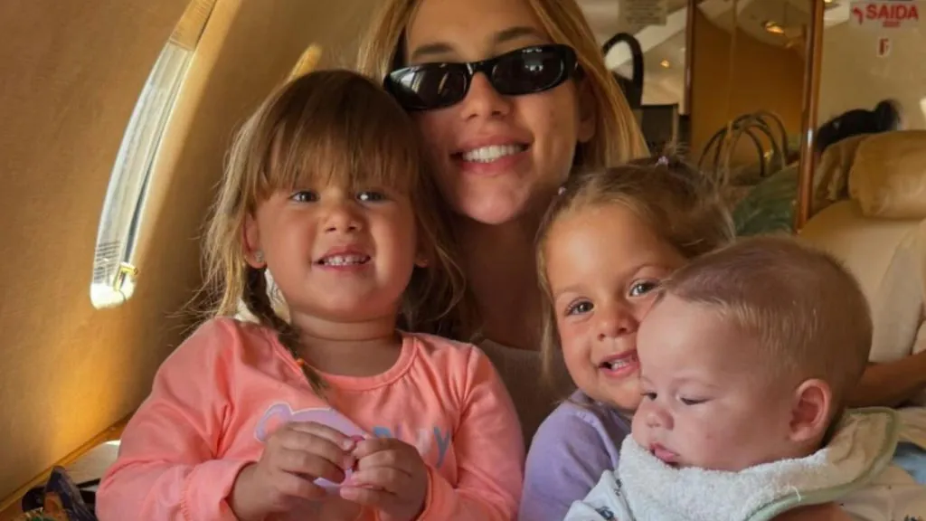 Foto da influenciadora Virginia Fonseca com os seus filhos Maria Alice, Maria Flor e José Leonardo