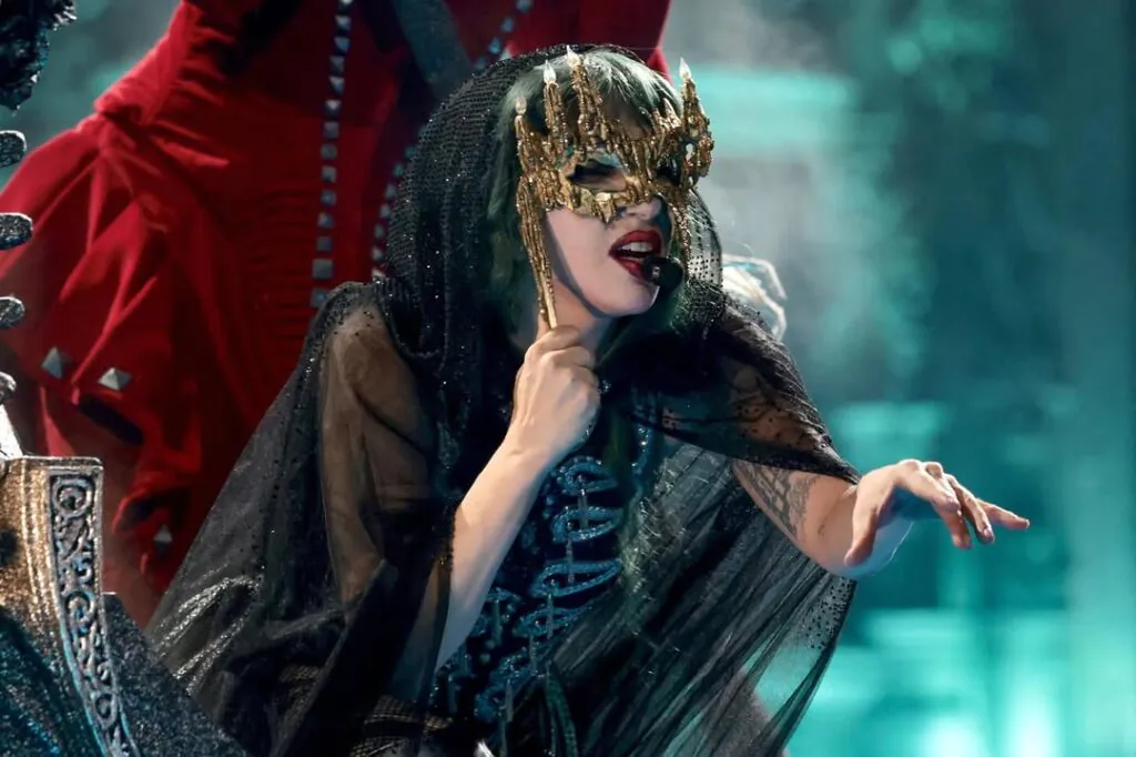 LADY GAGA: “THE MAYHEM BALL” PRESTES A BATER RECORDES MUNDIAIS (Foto: instagram/@ladygaga)