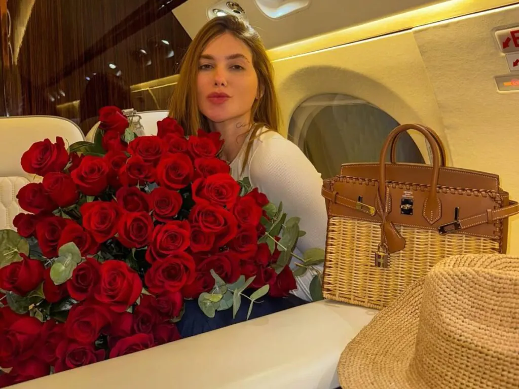 VIRGINIA LEVANTA SUSPEITAS DE NAMORO COM VINI JR. APÓS RECADO MISTERIOSO