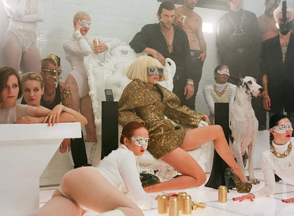Foto de Lady Gaga em "Bad Romance" (Foto: reprodução/Youtube Lady Gaga)