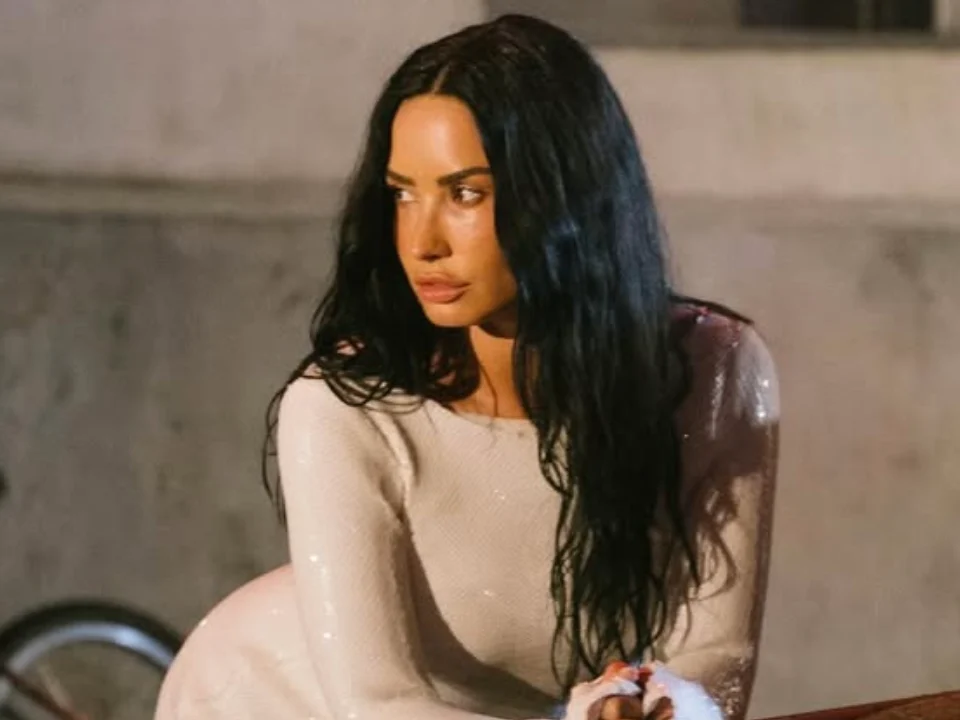 Foto de Demi Lovato no clipe "Fast"
