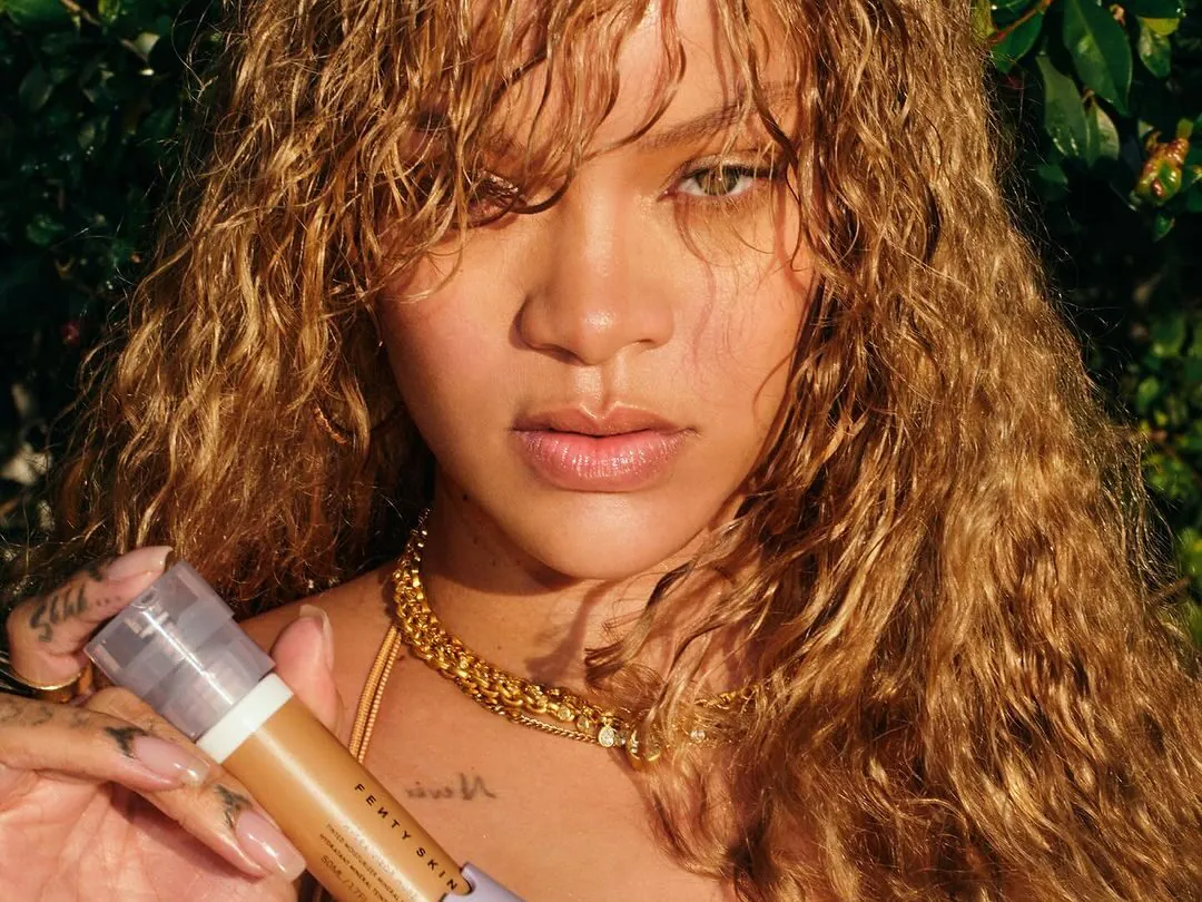 A LONGA ESCOLHA DO NOME DA FENTY BEAUTY DE RIHANNA
