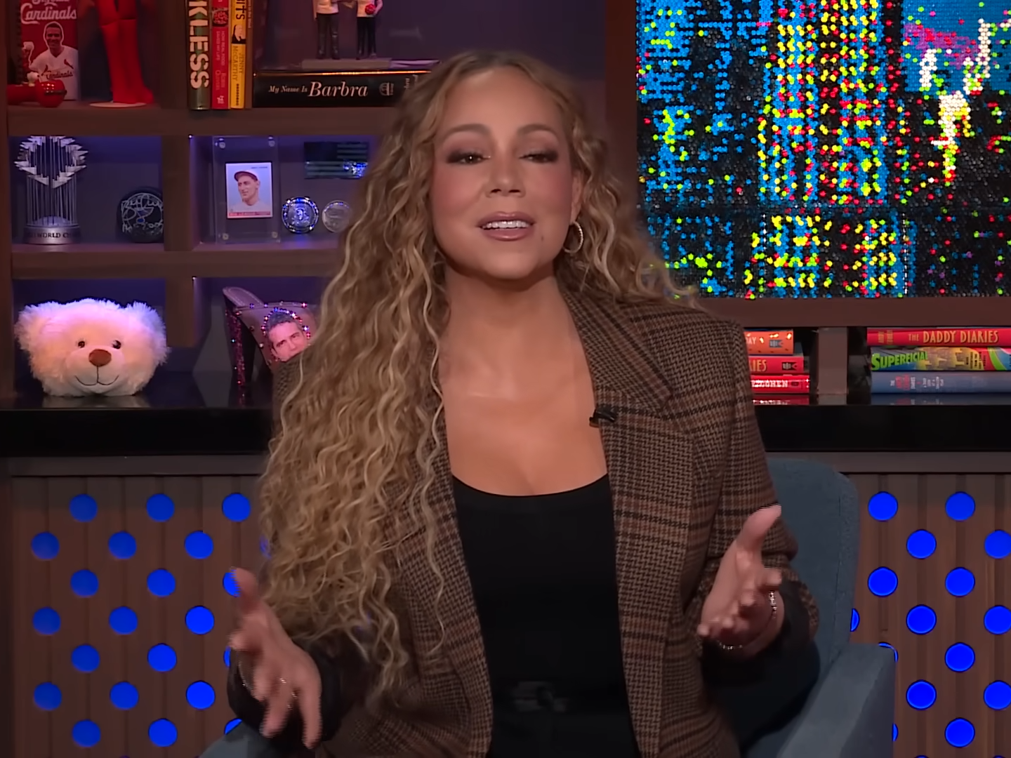 Foto de Mariah Carey no “Watch What Happens Live with Andy Cohen” (Foto: Youtube/reprodução)