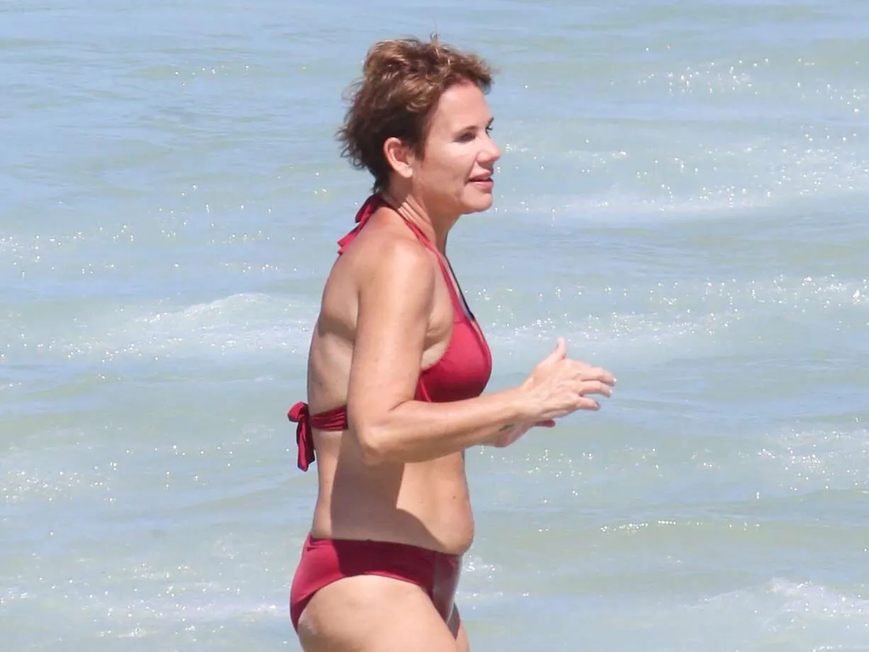 Foto de Andrea Veiga na Praia de Ipanema (Fotos: JC PEREIRA/ AGNEWS)